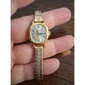 Timex Women's Gold Toned Bracelet Band Analog Watch Wind Up Vintage *For Repair*